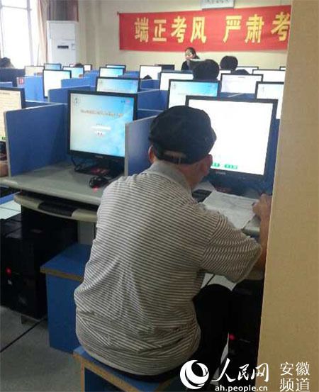 　74歲的姚愈發(fā)老先生